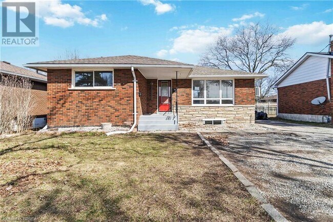 95 Fairview Dr in Brantford, ON - Building Photo - Building Photo