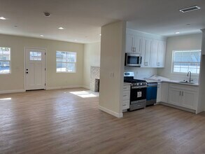 314 S 8th St in Alhambra, CA - Foto de edificio - Building Photo