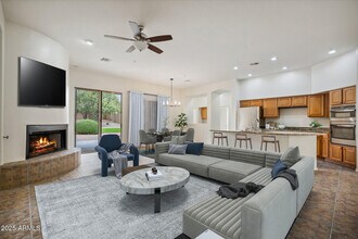 7360 E Wing Shadow Rd in Scottsdale, AZ - Building Photo - Building Photo