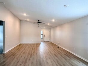 5755 Deep River Ave in Palm River-Clair Mel, FL - Building Photo - Building Photo