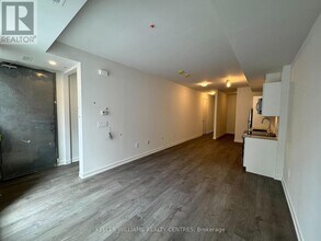 1680 Victoria Park Ave in Toronto, ON - Building Photo - Building Photo