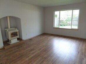 919 Natalie Pl in Enumclaw, WA - Building Photo - Building Photo