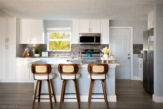 528 14th St N in Naples, FL - Building Photo - Building Photo