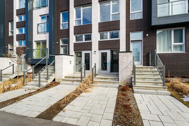 160 Saint-Joseph Boul E in Montréal, QC - Building Photo - Building Photo