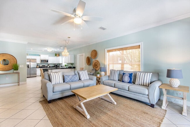 4569 Luke Ave in Destin, FL - Building Photo - Building Photo