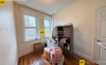 1880 Commonwealth Ave, Unit 5 in Boston, MA - Building Photo - Building Photo