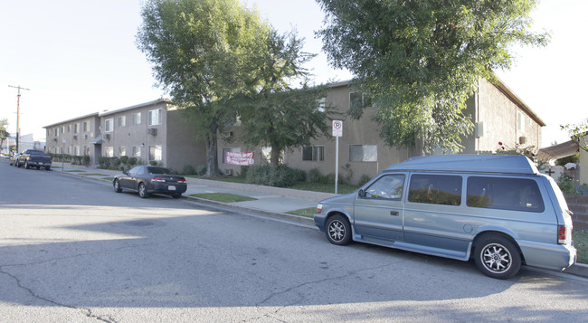 Royal Gardens II in North Hollywood, CA - Foto de edificio - Building Photo