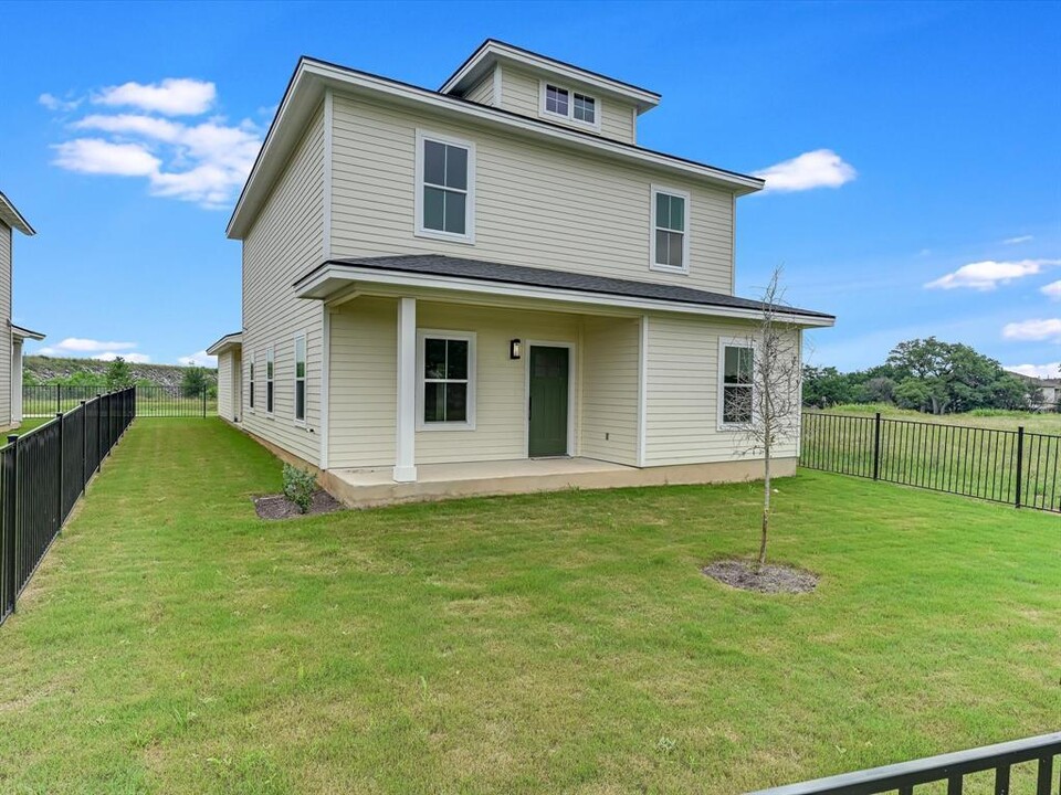 408 Stagecoach Trail in San Marcos, TX - Building Photo
