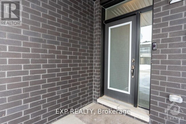 310 Wabasso Ln in Ottawa, ON - Building Photo - Building Photo