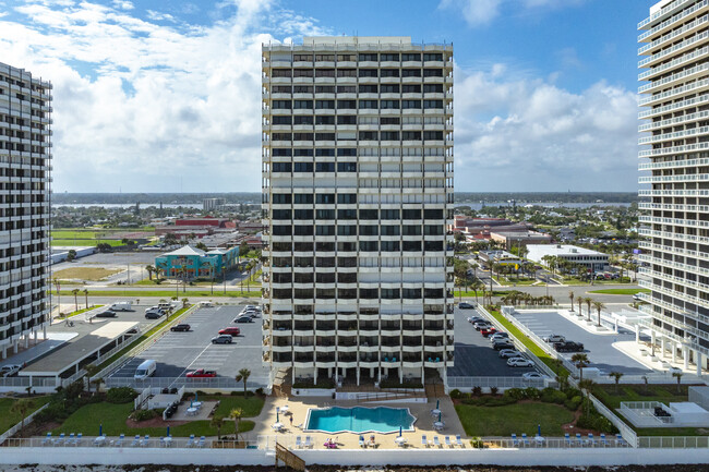 Ocean Ritz of Daytona in Daytona Beach, FL - Building Photo - Building Photo