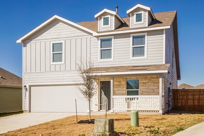 5931 Poolside in Converse, TX - Building Photo - Building Photo