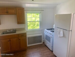 104 Thornton St in Albany, NY - Building Photo - Building Photo