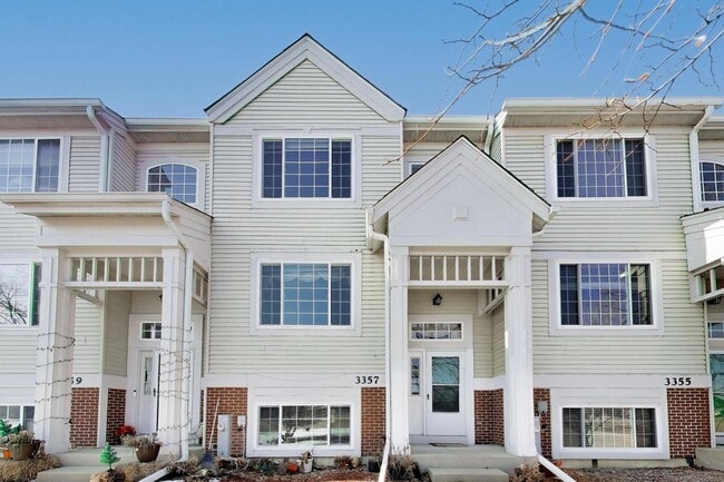 3357 Ravinia Cir in Aurora, IL - Building Photo - Building Photo