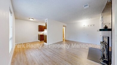 7373 W Florida Ave in Lakewood, CO - Foto de edificio - Building Photo