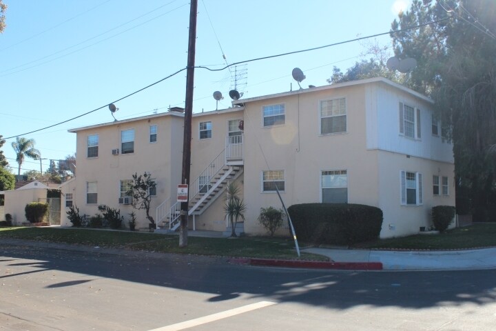 Estar De Fiesta in Sherman Oaks, CA - Foto de edificio