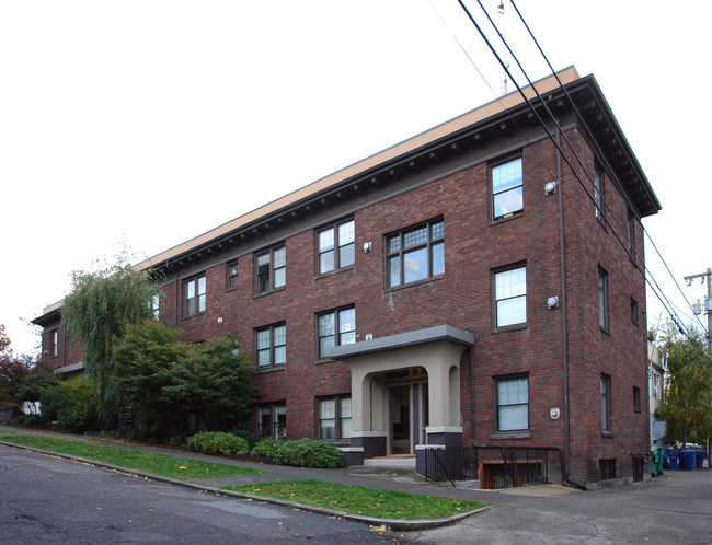 Queen Anne Apartments in Seattle, WA - Building Photo - Building Photo