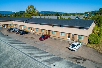 890 Dougherty Rd in Castle Rock, WA - Building Photo - Building Photo