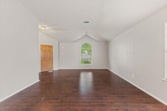 1954 Rachel Ln in Round Rock, TX - Building Photo - Building Photo