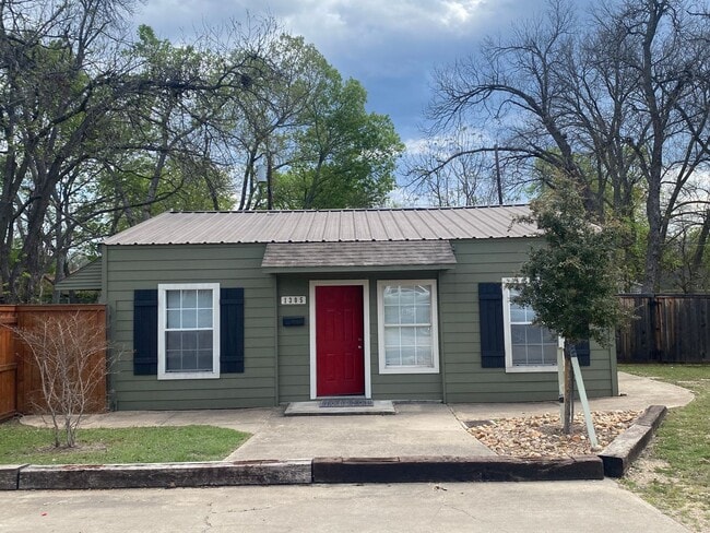 property at 1305 S 21st St