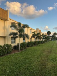 Whispering Palms Apartment Homes - 6