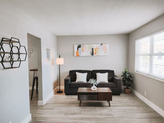 50 Davie Blvd, Unit SI FL2-ID1503928P in Fort Lauderdale, FL - Foto de edificio - Building Photo