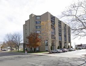 Harborview Condominiums in West Haven, CT - Building Photo - Building Photo