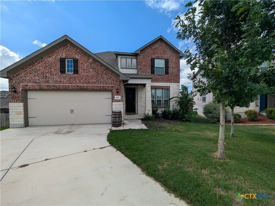 892 Maple Dr in New Braunfels, TX - Building Photo