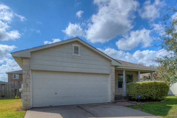 8433 Alum Rock Dr in Austin, TX - Building Photo - Building Photo