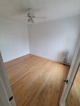 6934 S Crandon Ave in Chicago, IL - Building Photo - Building Photo