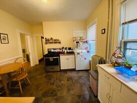 33 Stone Ave, Unit 1 in Somerville, MA - Building Photo