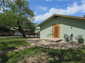 5200 Avenue F in Austin, TX - Building Photo - Building Photo