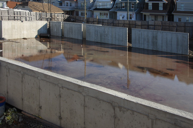 140 Beach 94th St in Rockaway Beach, NY - Foto de edificio - Building Photo