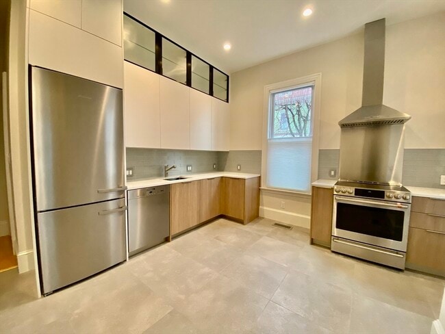 5 Gorham Ave, Unit 1