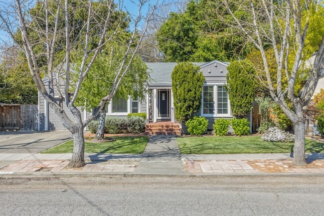 property at 125 S Seymour St