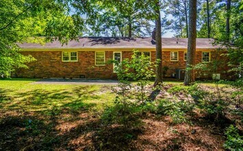 5765 Dobson Dr in Fayetteville, NC - Building Photo - Building Photo