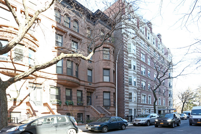 11 W 89th St in New York, NY - Building Photo - Building Photo