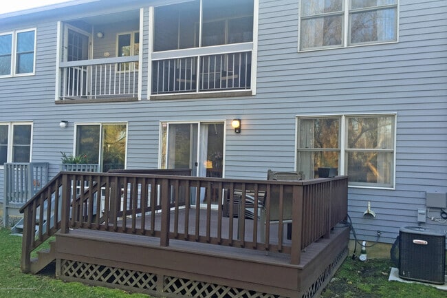 10 Whitesands Way in Little Silver, NJ - Building Photo - Building Photo