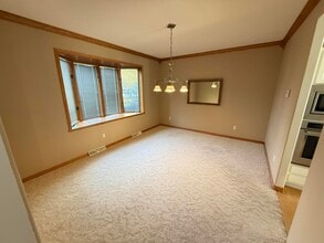 2340 Robbie Ct in Brookfield, WI - Building Photo - Building Photo