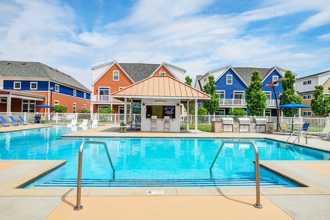 District at Linworth in Columbus, OH - Building Photo