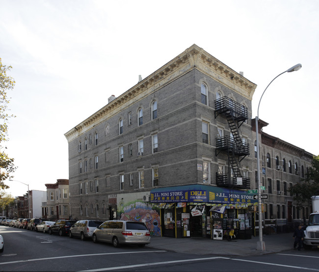 5601 6th Ave in Brooklyn, NY - Foto de edificio - Primary Photo