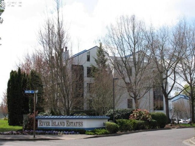 612 Wimbledon Ct in Eugene, OR - Building Photo - Building Photo