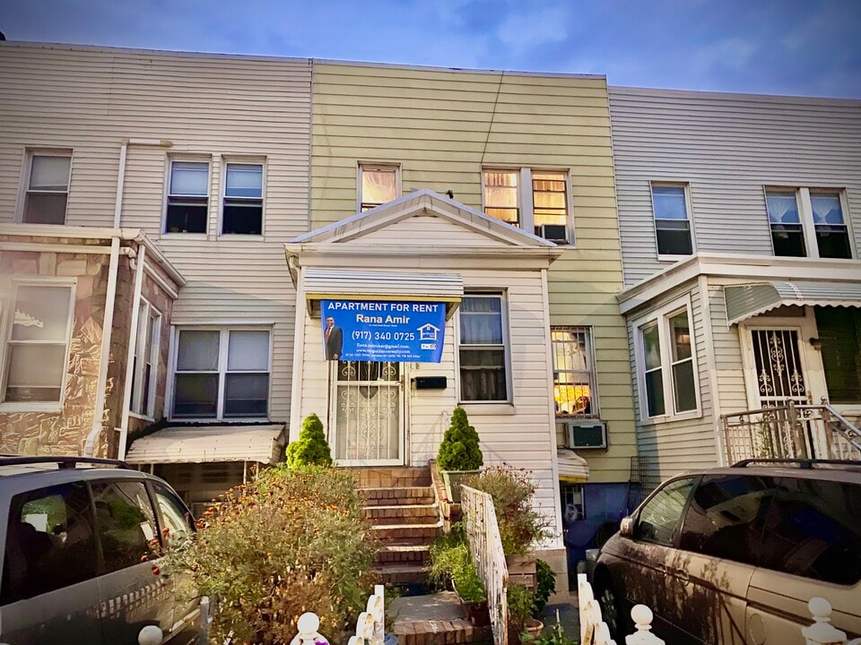 249 Dahill Rd in Brooklyn, NY - Building Photo