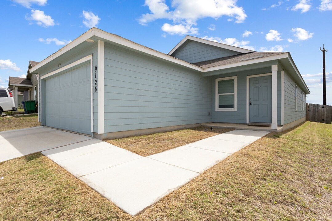 9126 Selene Pl in San Antonio, TX - Building Photo