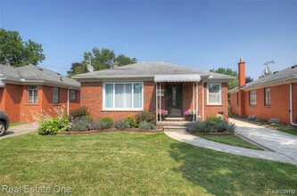 8126 Dale St in Dearborn Heights, MI - Building Photo - Building Photo