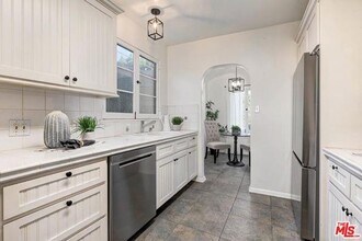 373 S Crescent Heights Blvd in Los Angeles, CA - Building Photo - Building Photo