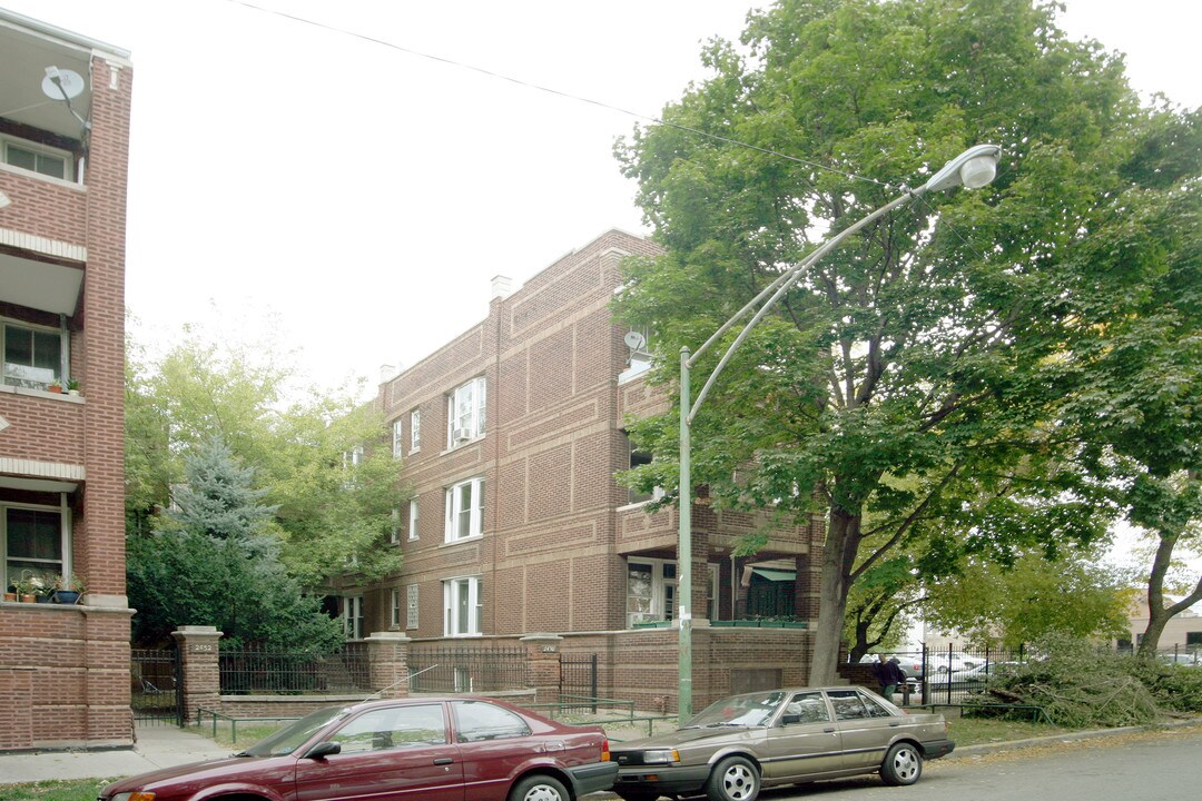 2428-2430 W Walton St in Chicago, IL - Building Photo