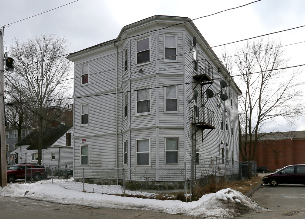 28 Ellsworth St in Brockton, MA - Building Photo