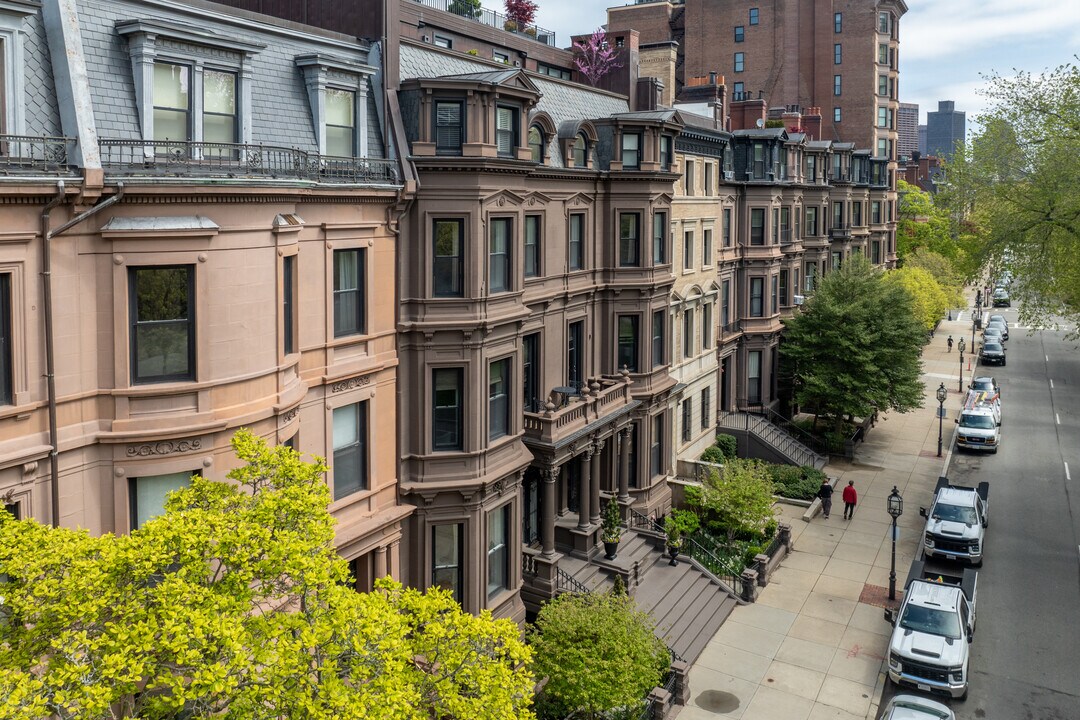 45 Commonwealth Ave in Boston, MA - Foto de edificio