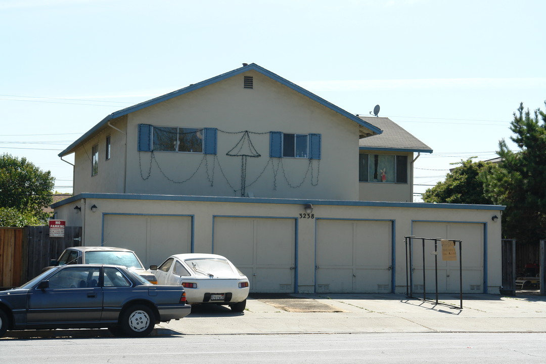 3238 Moorpark Ave in San Jose, CA - Building Photo