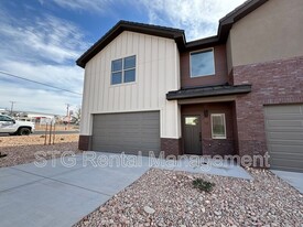 545 W 100 N in Hurricane, UT - Building Photo